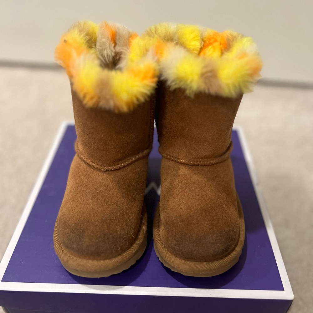 Children’s Uggs size 8